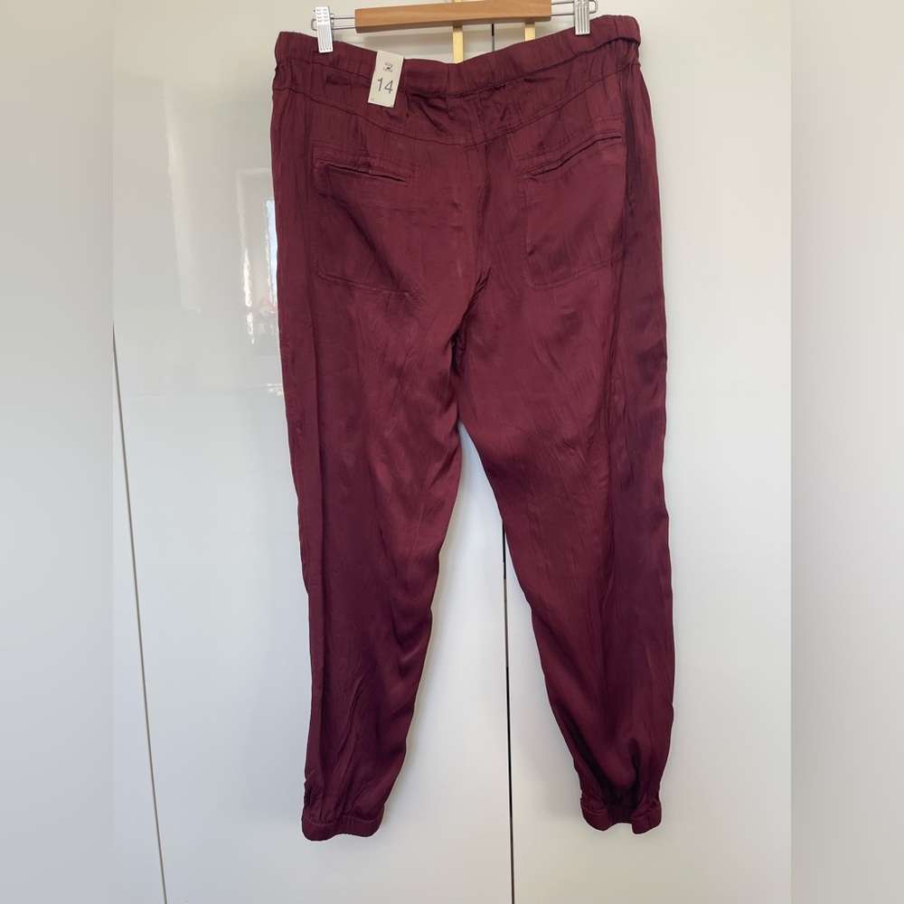 Joe Fresh Maroon trousers size 14 NWT - Picture 2 of 3